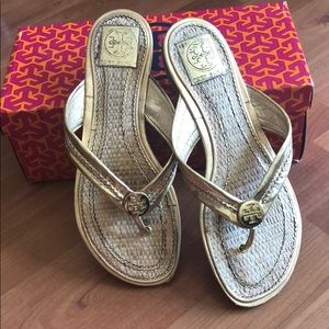 Tory Burch woven/ straw/leather flip flops